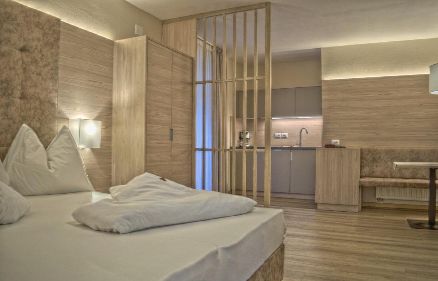 B&B Boutique Hotel Burgund 帕尔奇内斯 外观 照片