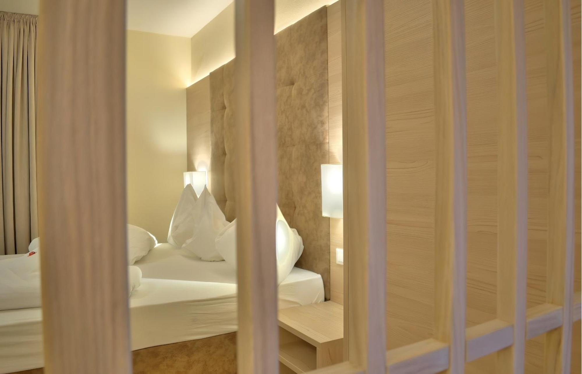 B&B Boutique Hotel Burgund 帕尔奇内斯 外观 照片