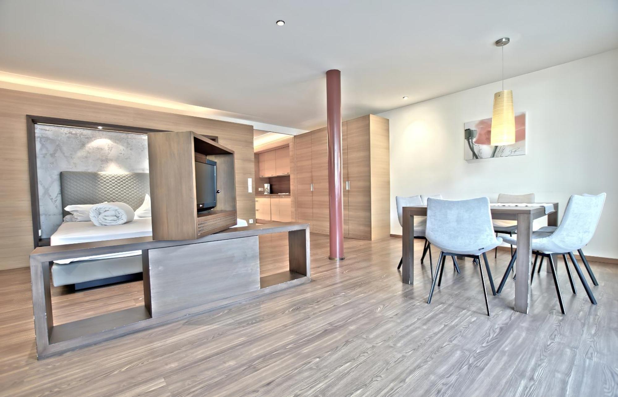 B&B Boutique Hotel Burgund 帕尔奇内斯 外观 照片
