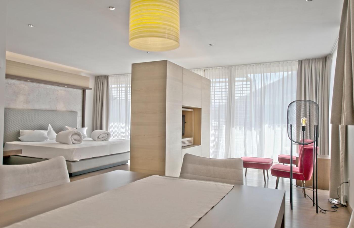 B&B Boutique Hotel Burgund 帕尔奇内斯 外观 照片