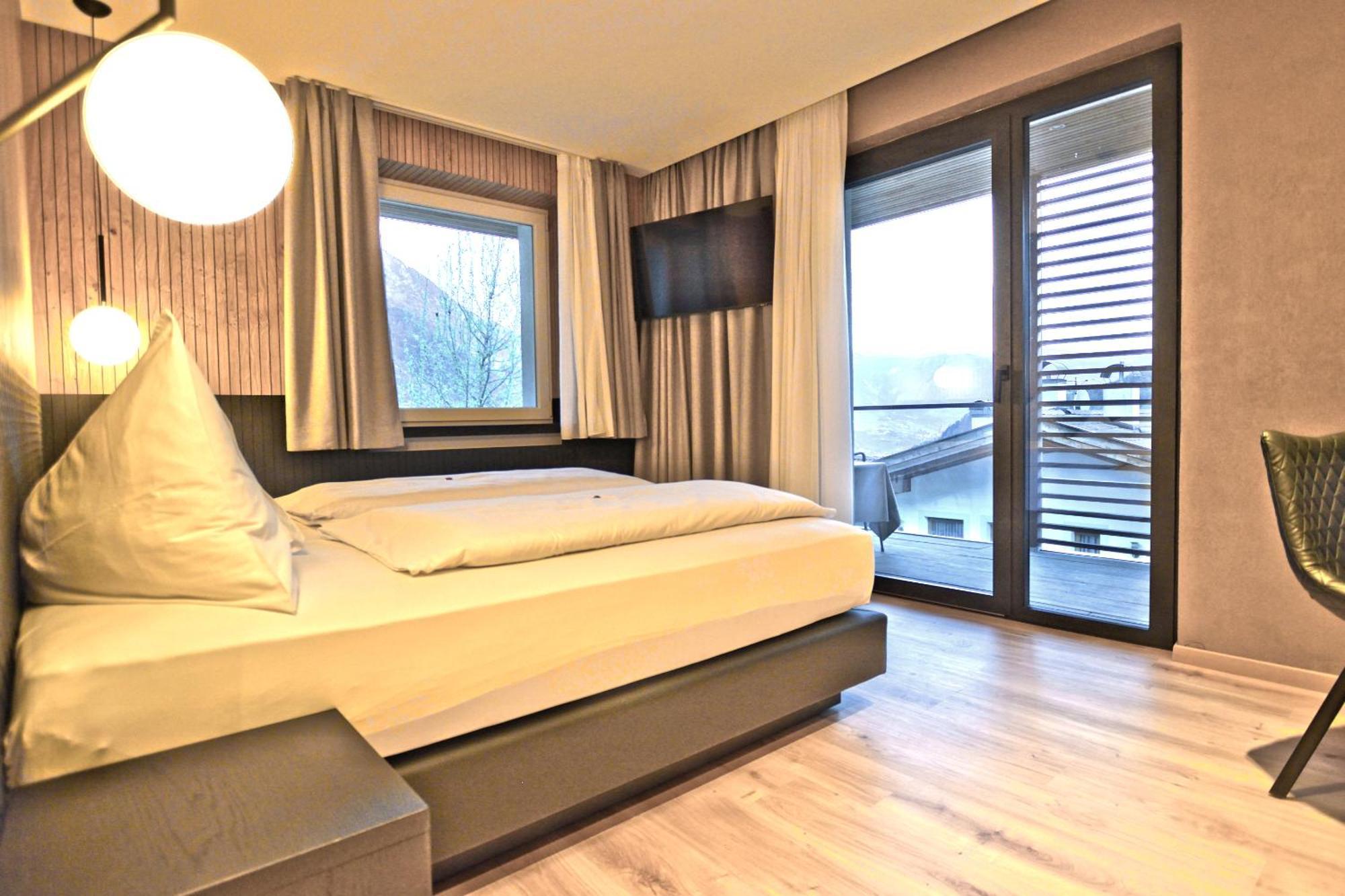 B&B Boutique Hotel Burgund 帕尔奇内斯 外观 照片